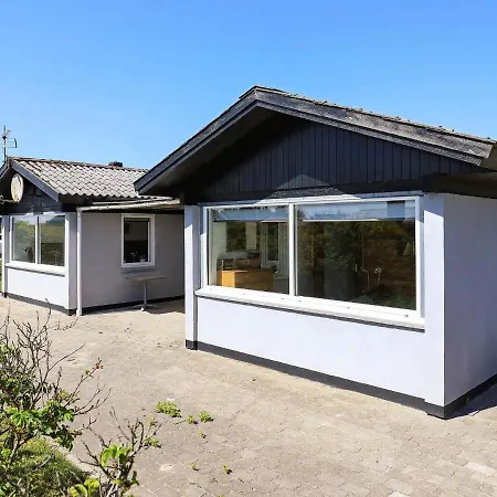 Hébergement de vacances Three-bedroom Holiday In Hirtshals 5 *